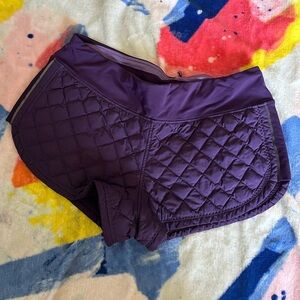 Lululemon hot cheek goose down shorts